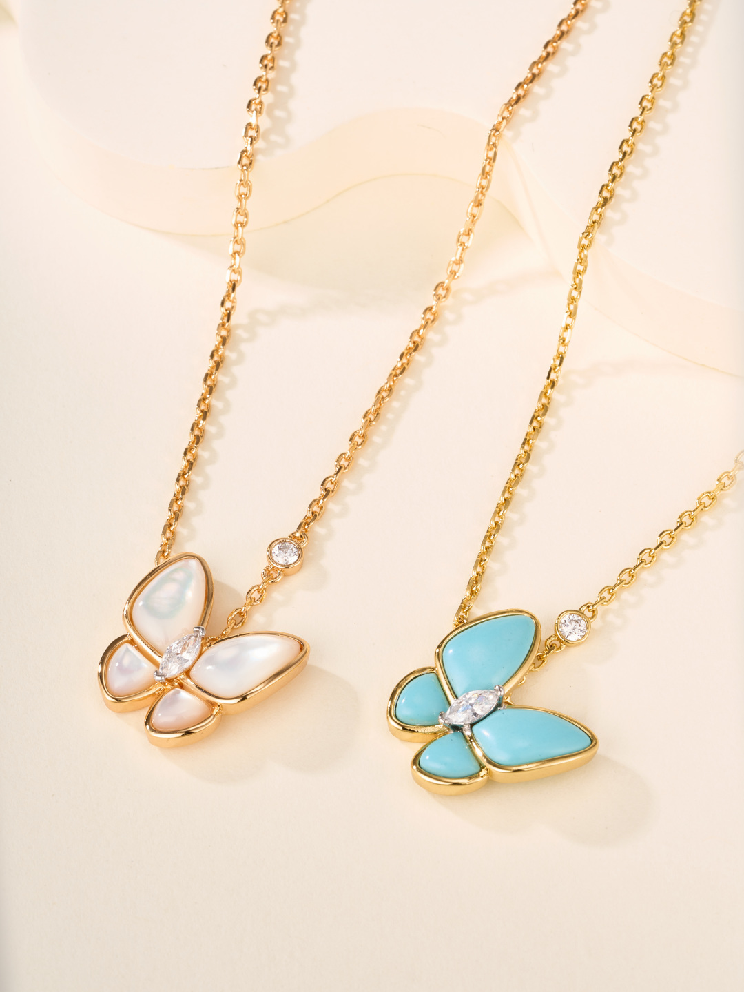 Van Cleef & Arpels Butterfly Necklace White Mother-of-Pearl Turquoise Butterfly