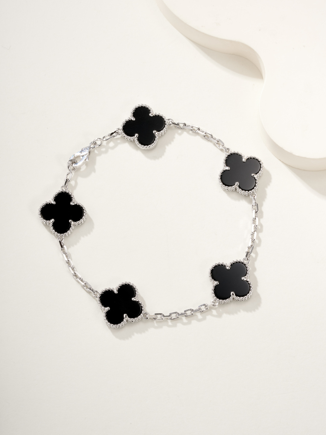 Van Cleef & Arpels Bracelet 5 Motifs Black Onyx White Gold