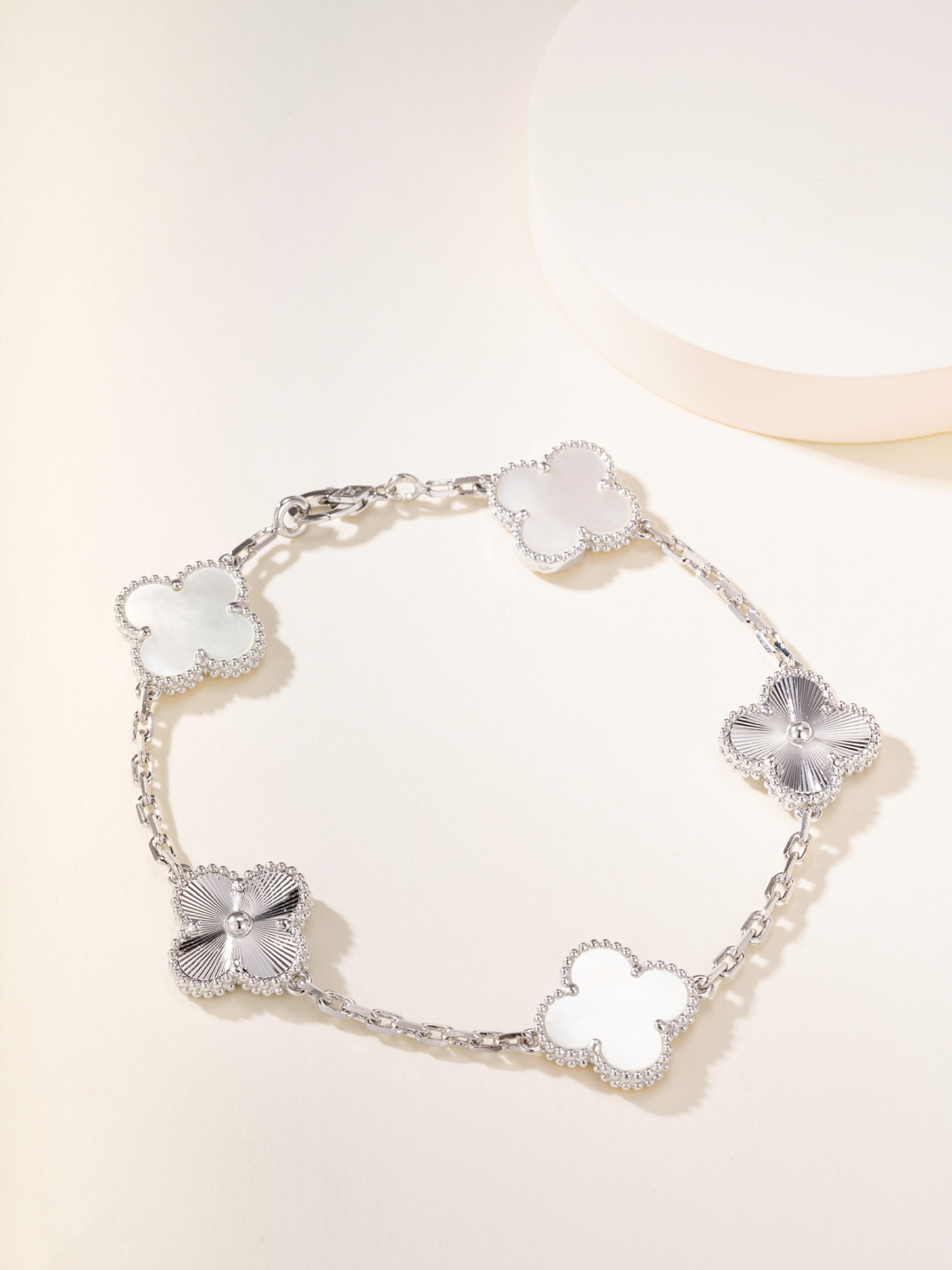 Van Cleef & Arpels Bracelet White Mother of Pearl Laser Five Flower Silver