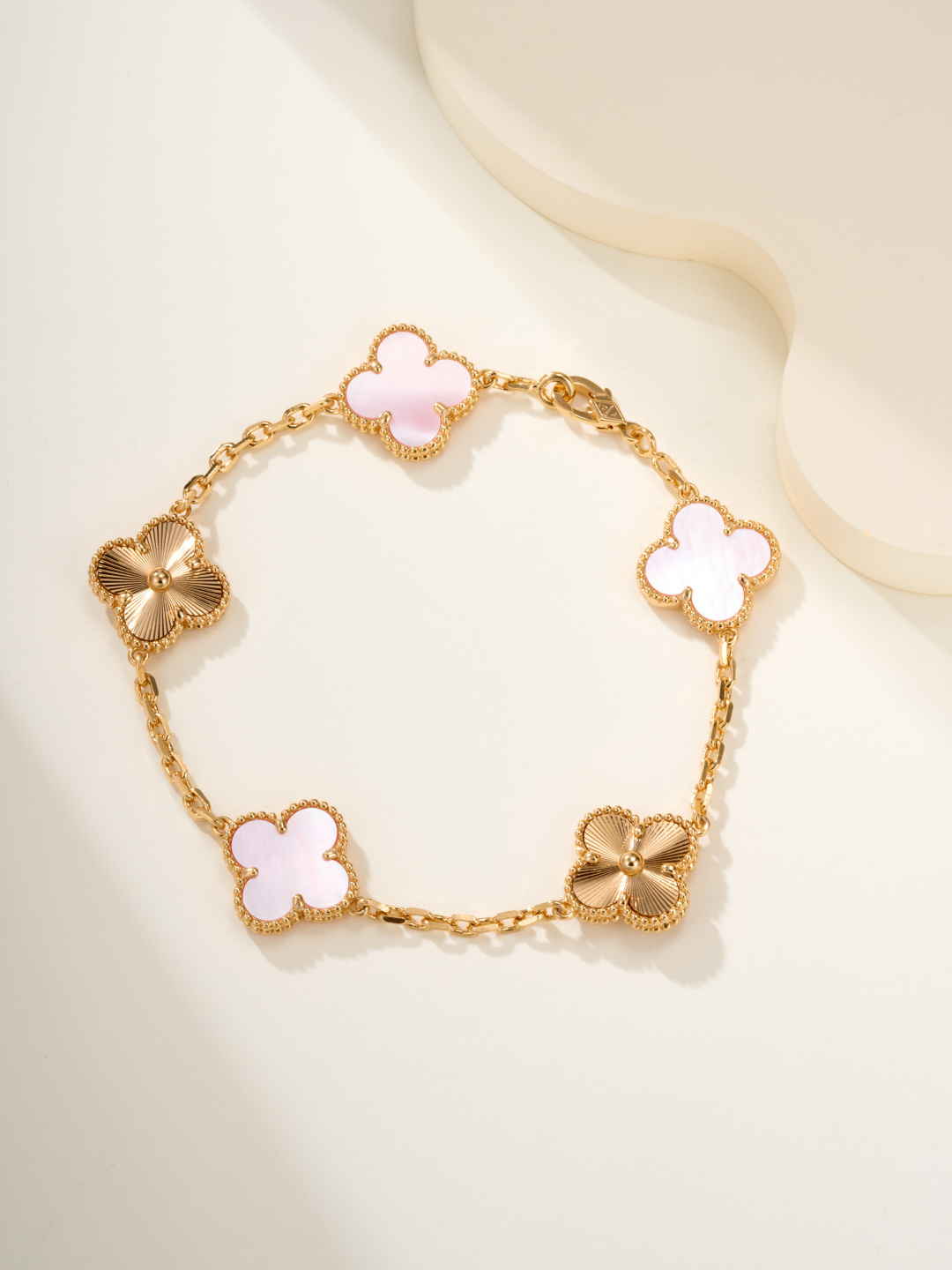 Van Cleef & Arpels Bracelet Pink Mother of Pearl 5 Motifs