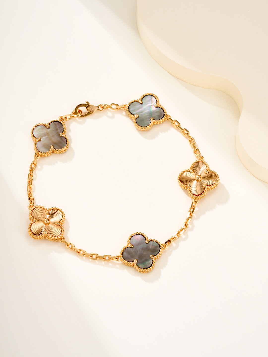 Van Cleef & Arpels Bracelet Gray Mother of Pearl 5 Motifs