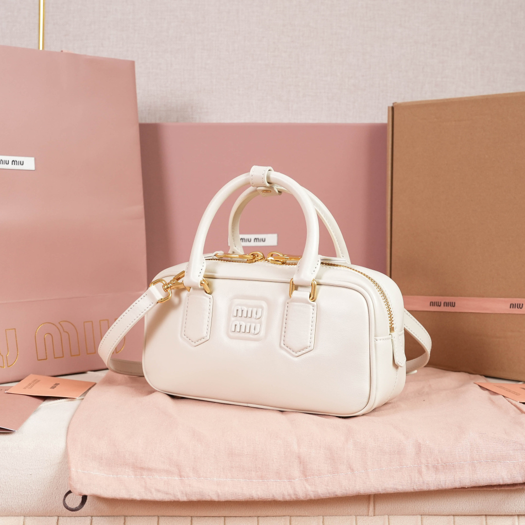 Miu Miu Style Leather Bag Lookbook Reference image 2