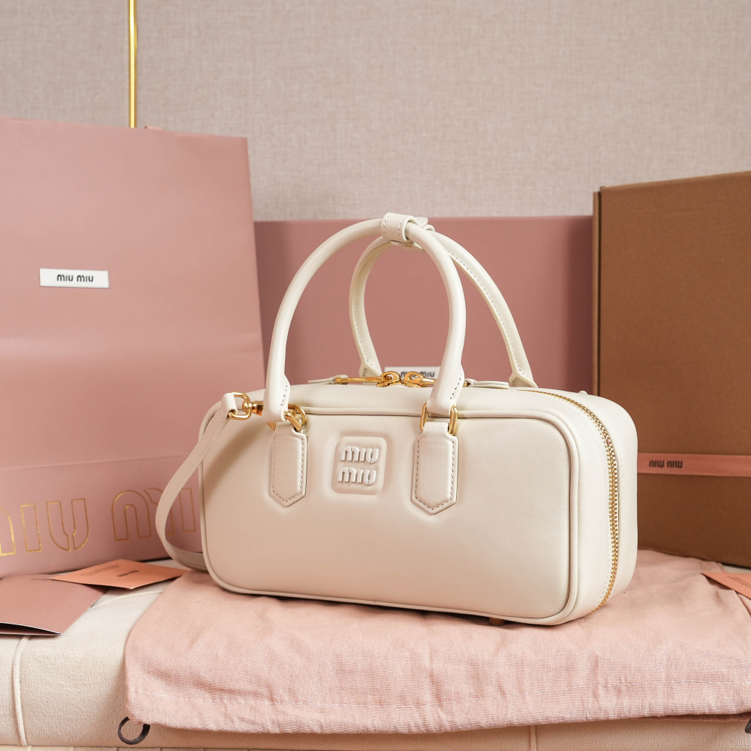 Miu Miu Style Leather Bag Lookbook Reference image 2