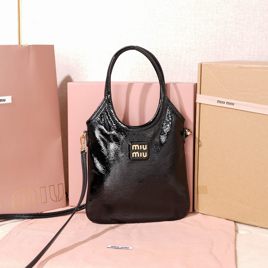Miu Miu Style Leather Tote Bag Lookbook Reference image 1
