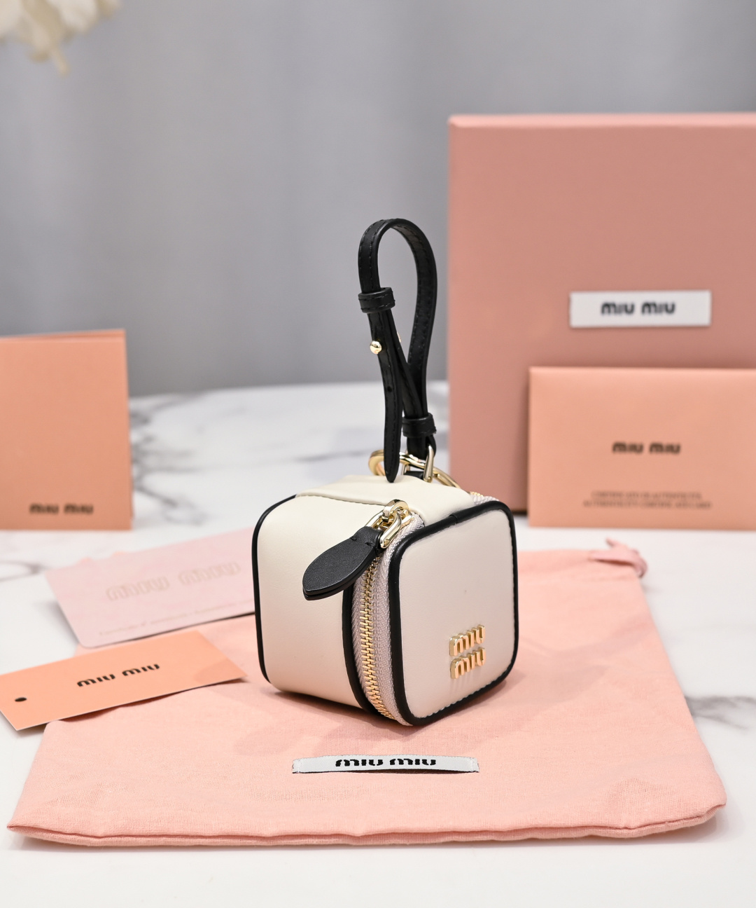 Miu Miu Style Black Leather Top Handle Bag Lookbook Reference image 2