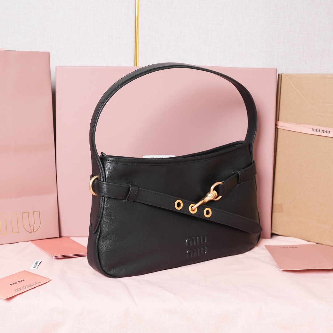 Miu Miu Style Leather Top Handle Bag Lookbook Reference image 2