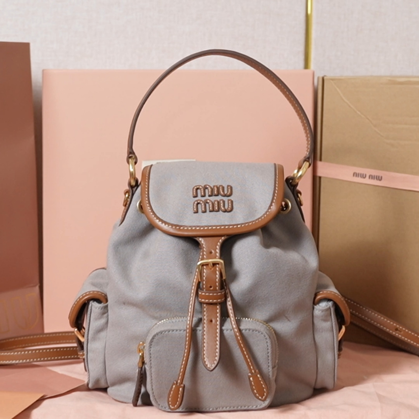 Miu Miu 5BZ043 miumiu matching counter hot sale miumiu matching counter hot selling matching version counter hot selling new college style backpa
