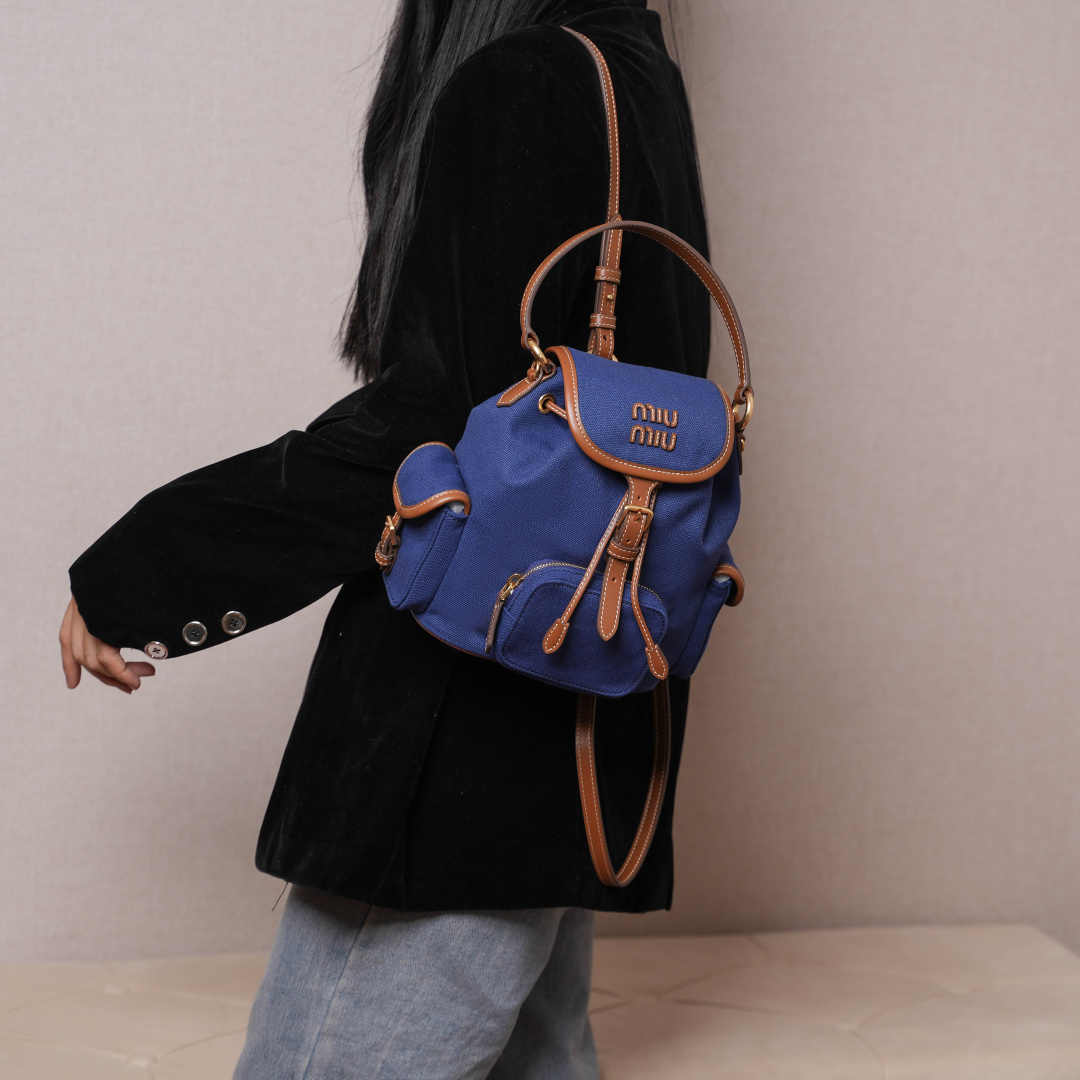Miu Miu 5BZ043 miumiu matching counter hot sale miumiu matching counter hot selling matching version counter hot selling new college style backpa