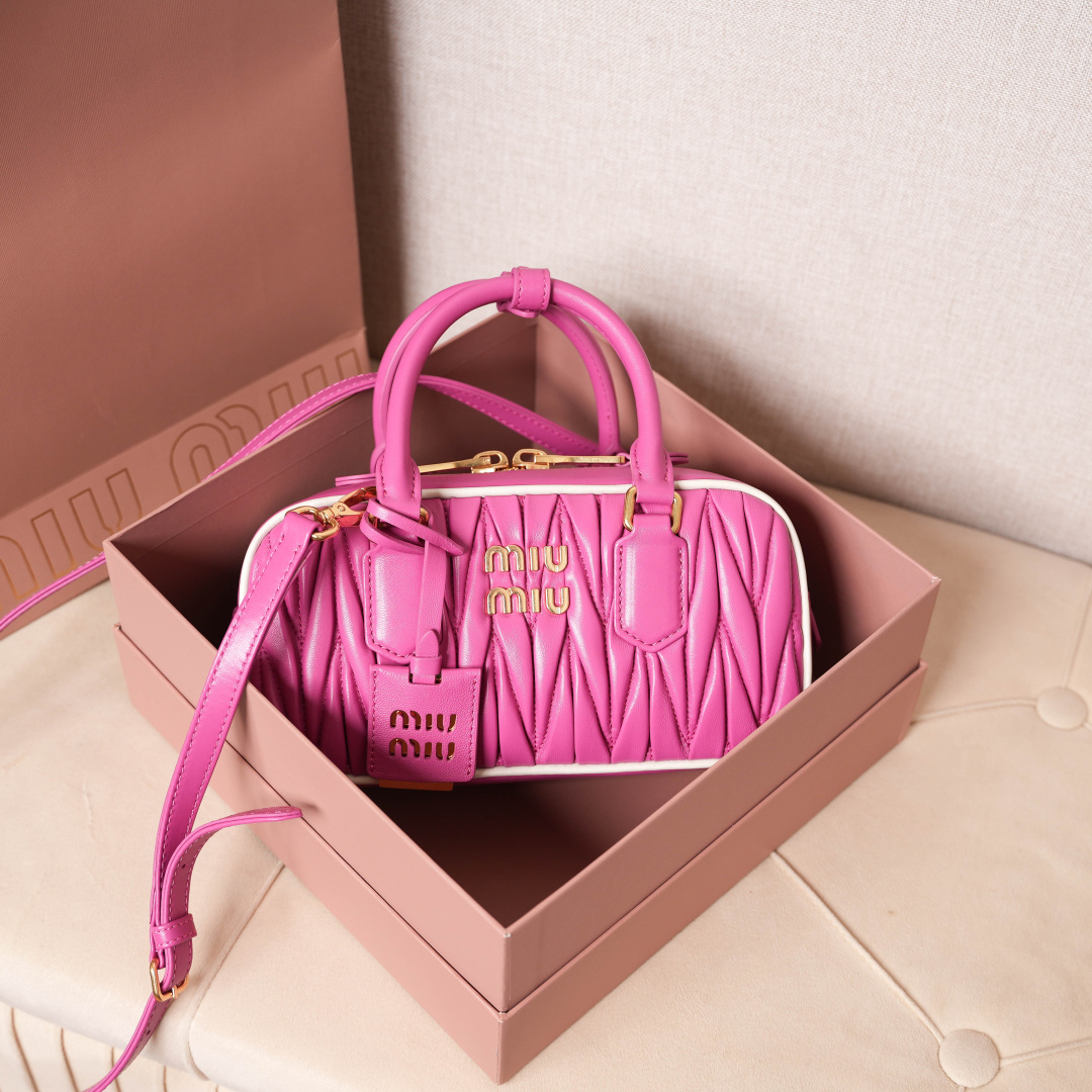 Miu Miu New version: 5BB142,