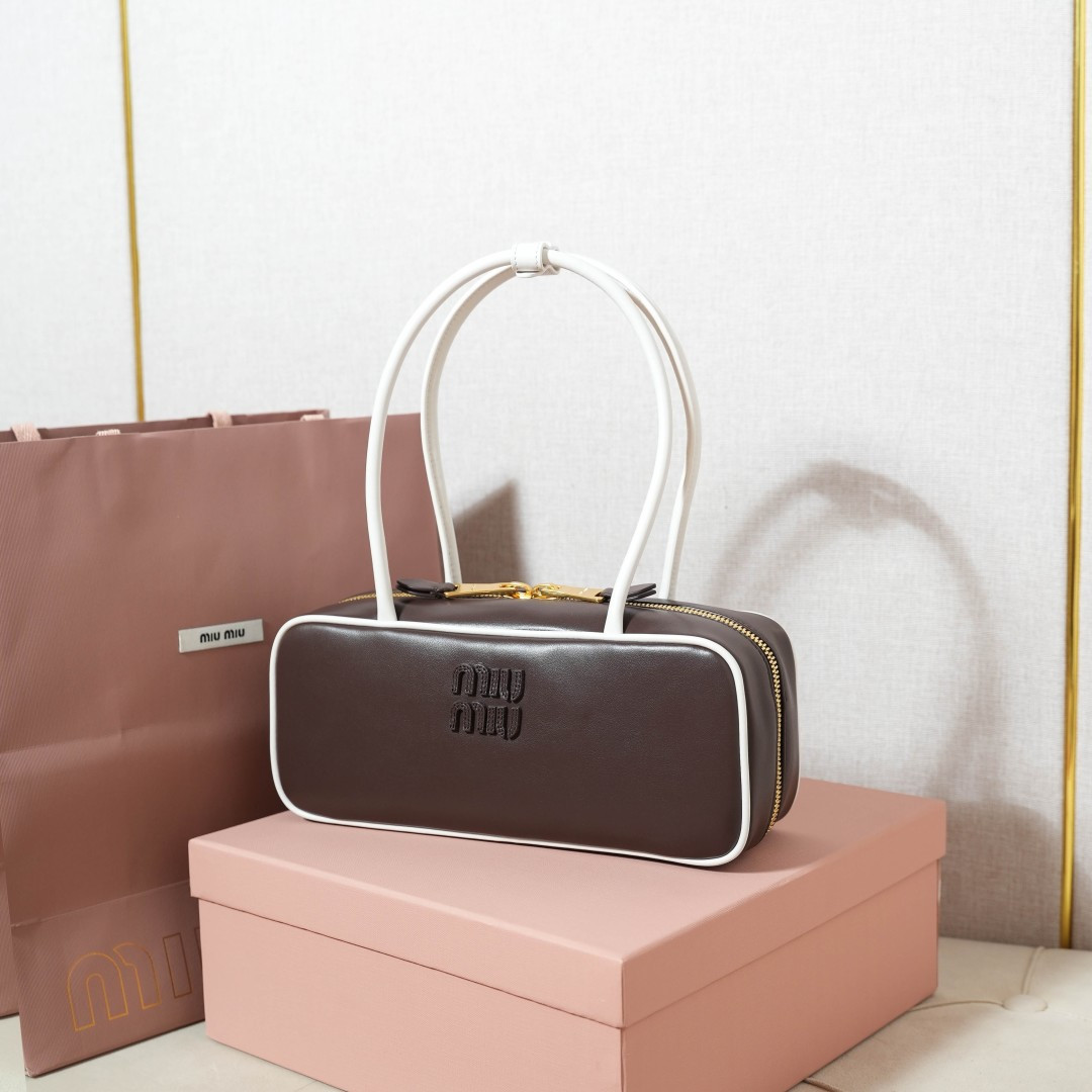 Miu Miu 5BB173: (briar/white)