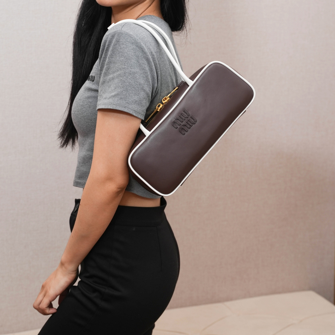 Miu Miu 5BB173: (briar/white)