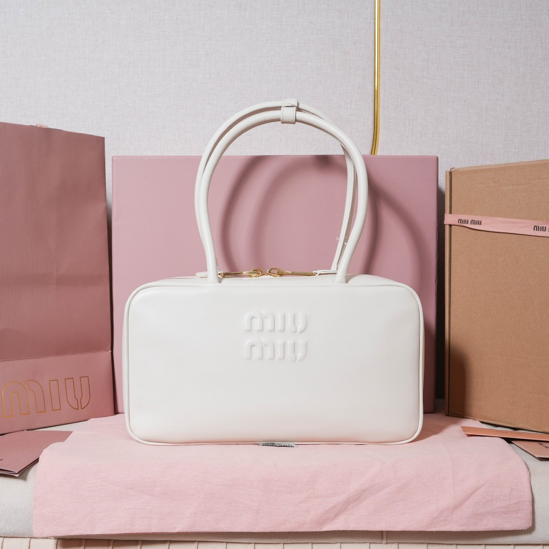 Miu Miu Style Leather Bag Lookbook Reference image 1