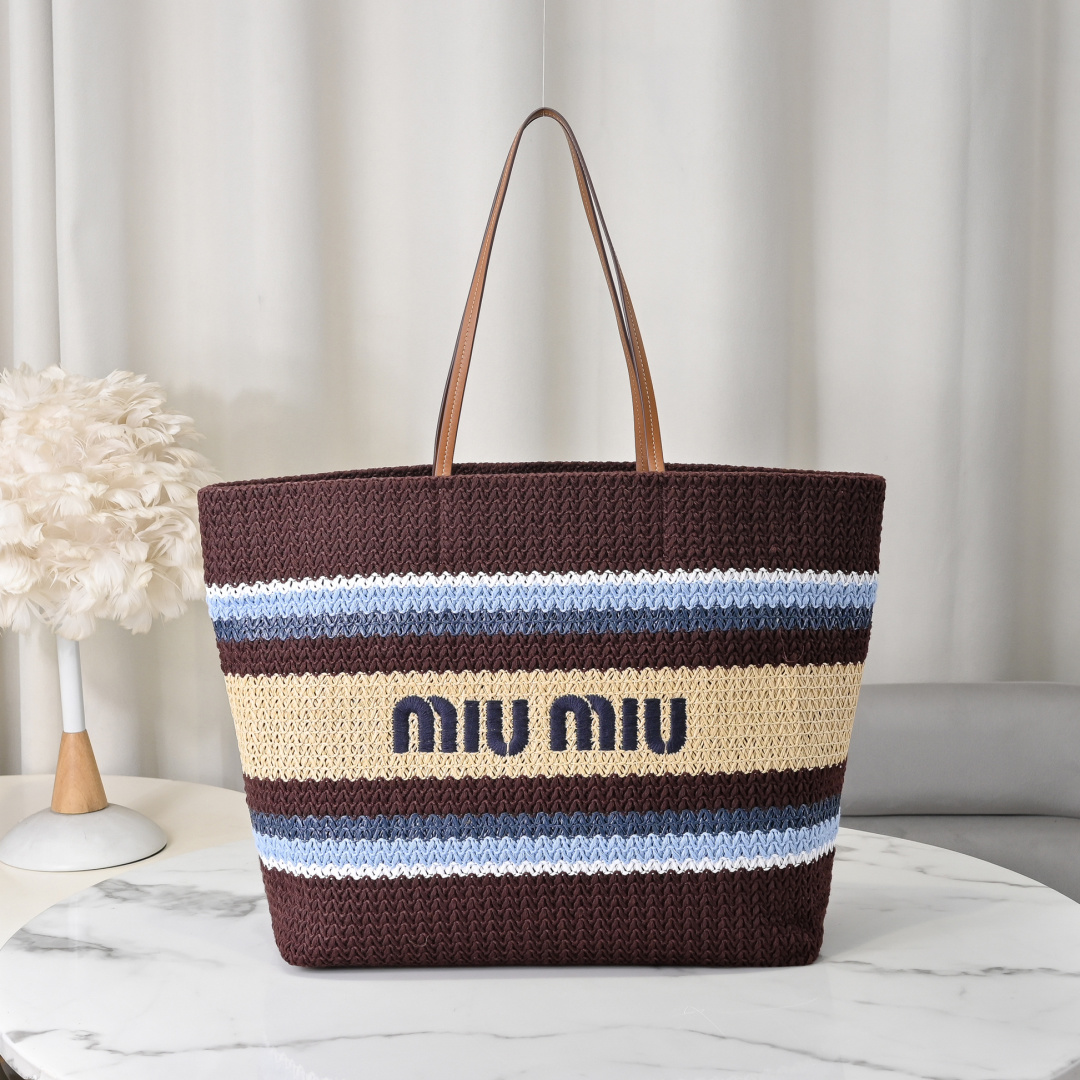 Miu Miu Style Tote Bag Lookbook Reference image 1