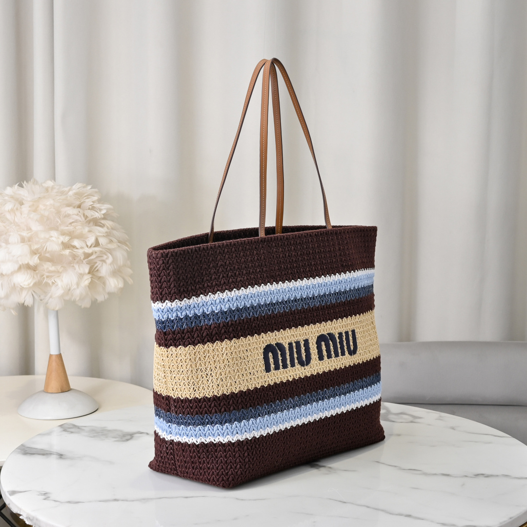 Miu Miu Style Tote Bag Lookbook Reference image 2