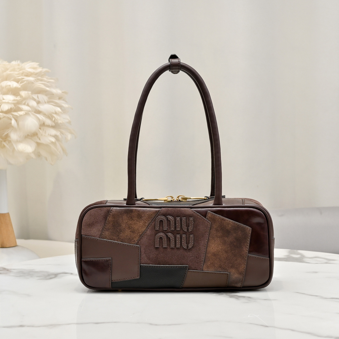 Miu Miu Style Leather Bag Lookbook Reference image 1