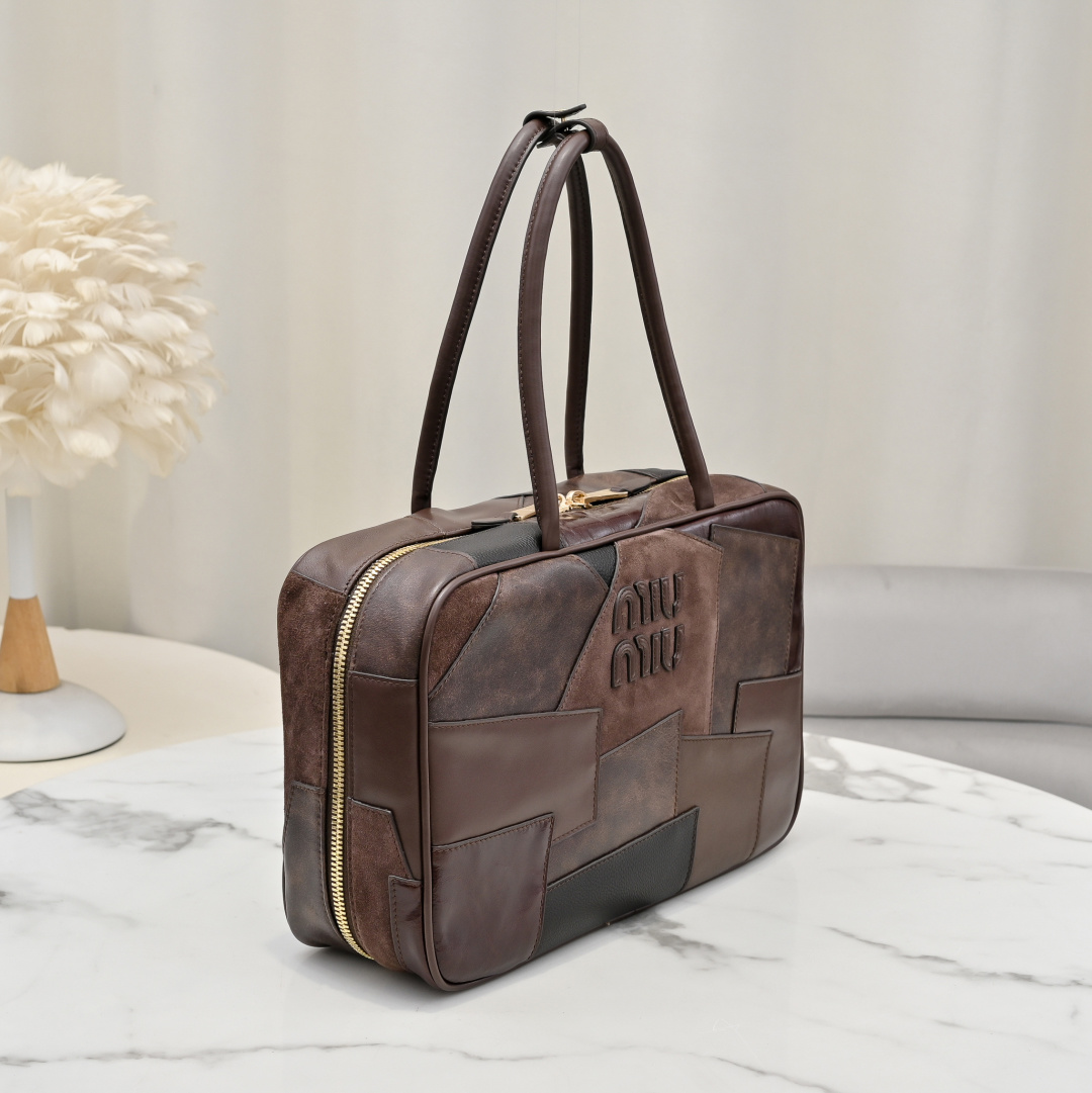 Miu Miu Style Leather Bag Lookbook Reference image 2