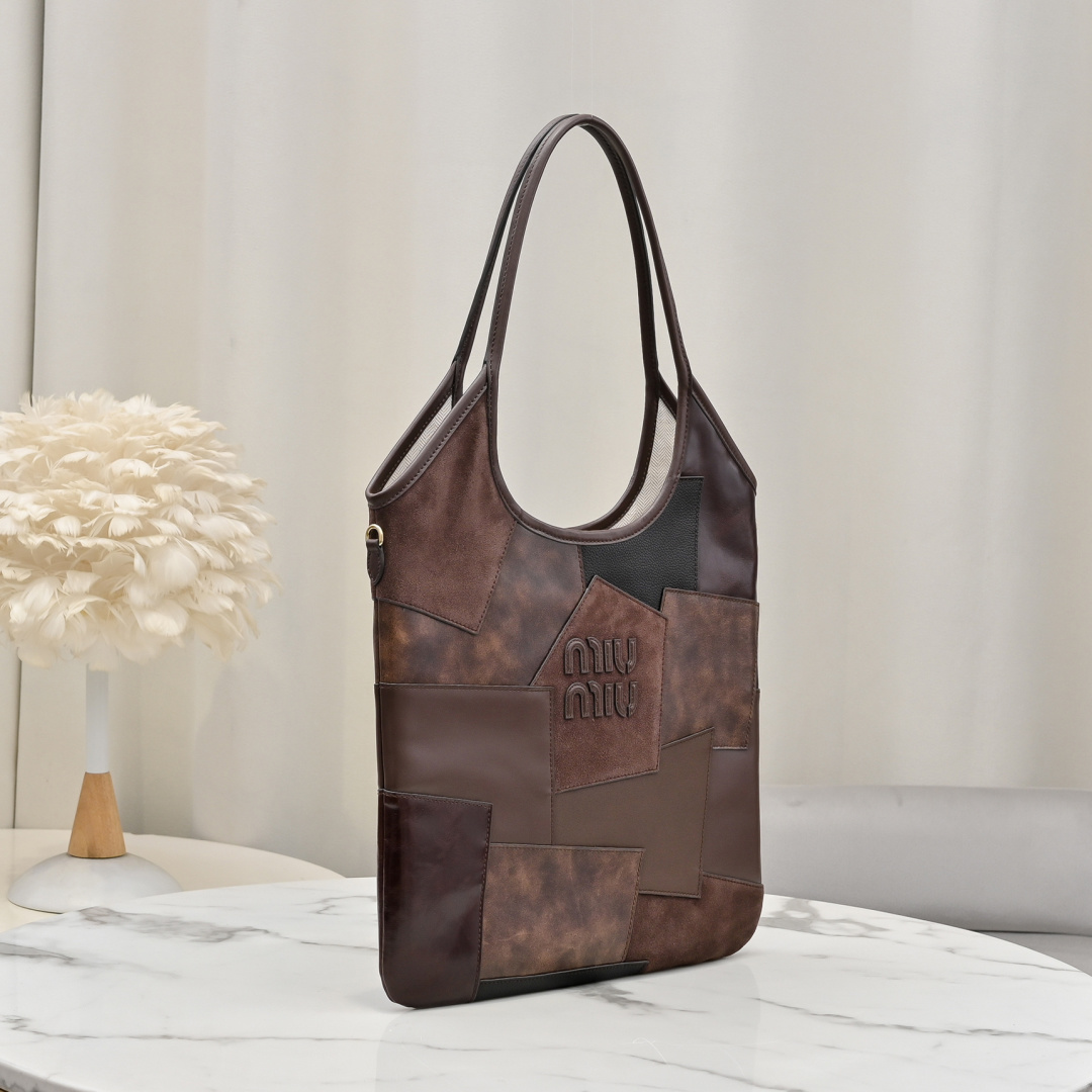 Miu Miu Style Leather Tote Bag Lookbook Reference image 2