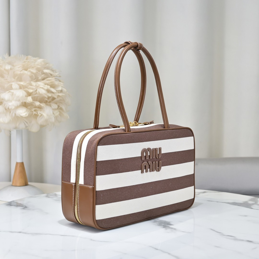 Miu Miu Style Brown Leather Shoulder Bag Lookbook Reference image 2