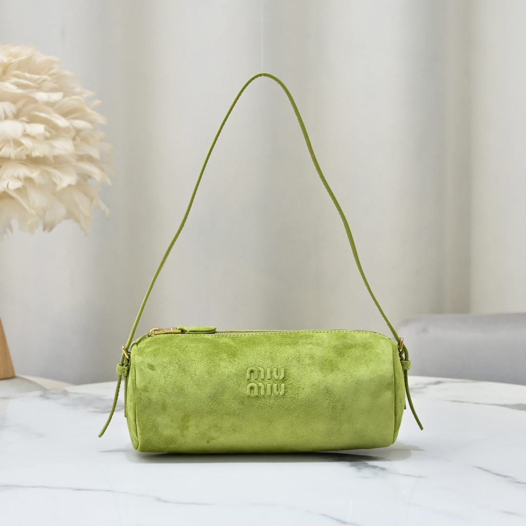 Miu Miu Style Leather Bag Lookbook Reference image 1