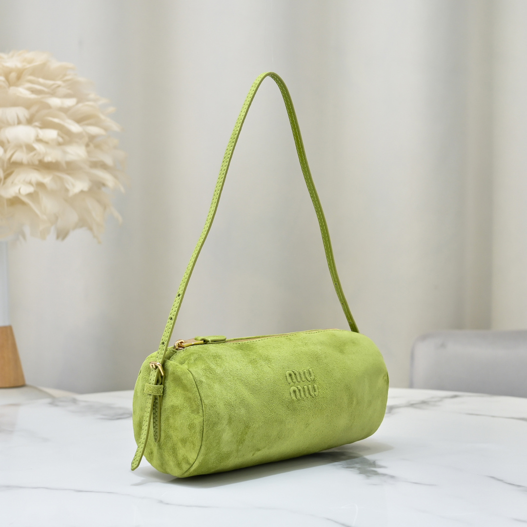 Miu Miu Style Leather Bag Lookbook Reference image 2