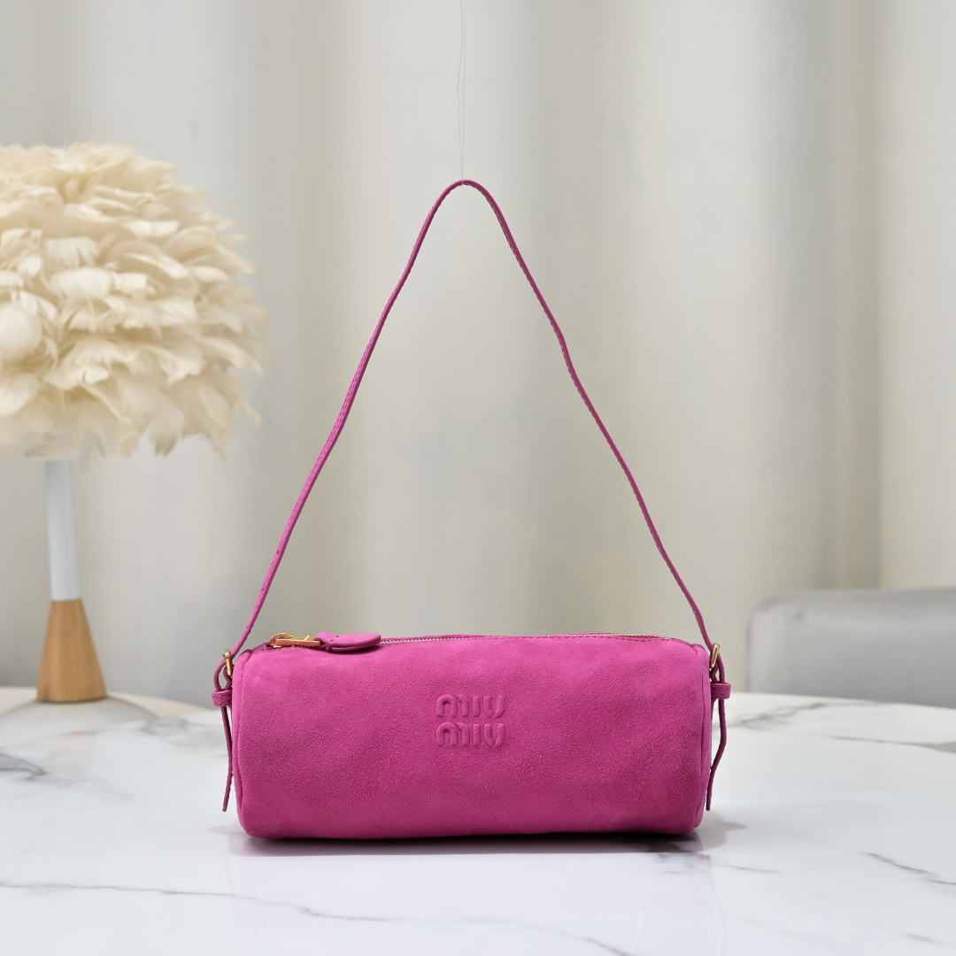 Miu Miu Style Leather Bag Lookbook Reference image 1