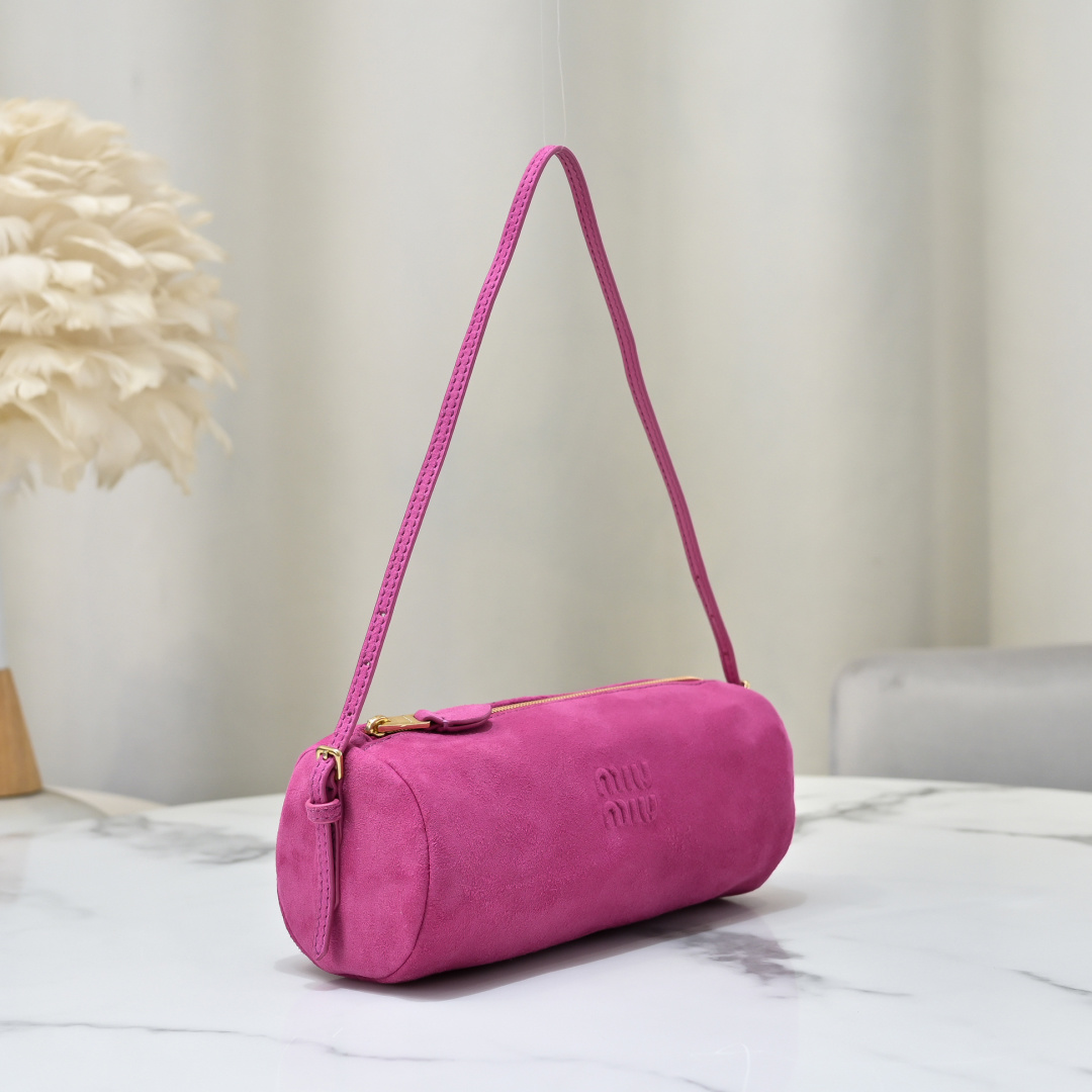 Miu Miu Style Leather Bag Lookbook Reference image 2