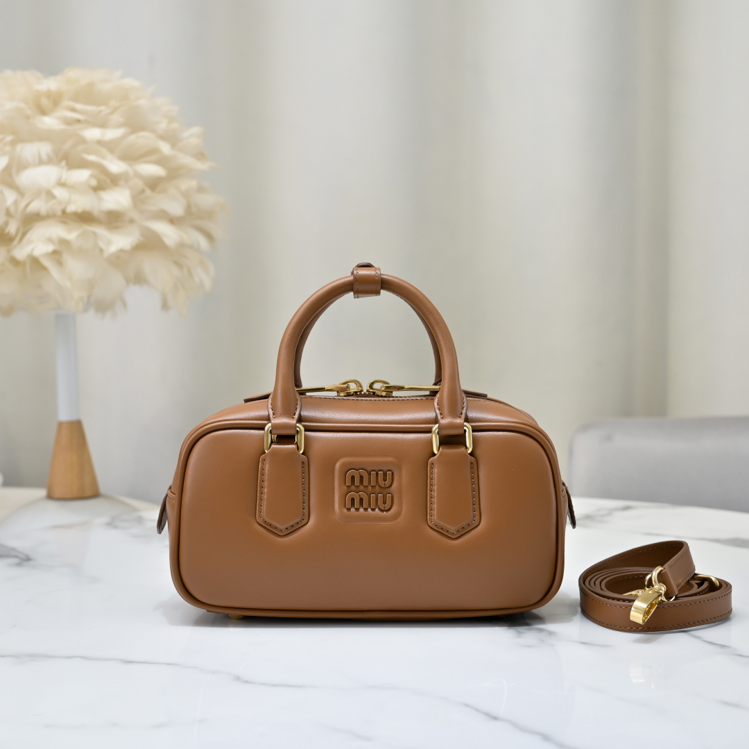 Miu Miu Style Leather Bag Lookbook Reference image 1
