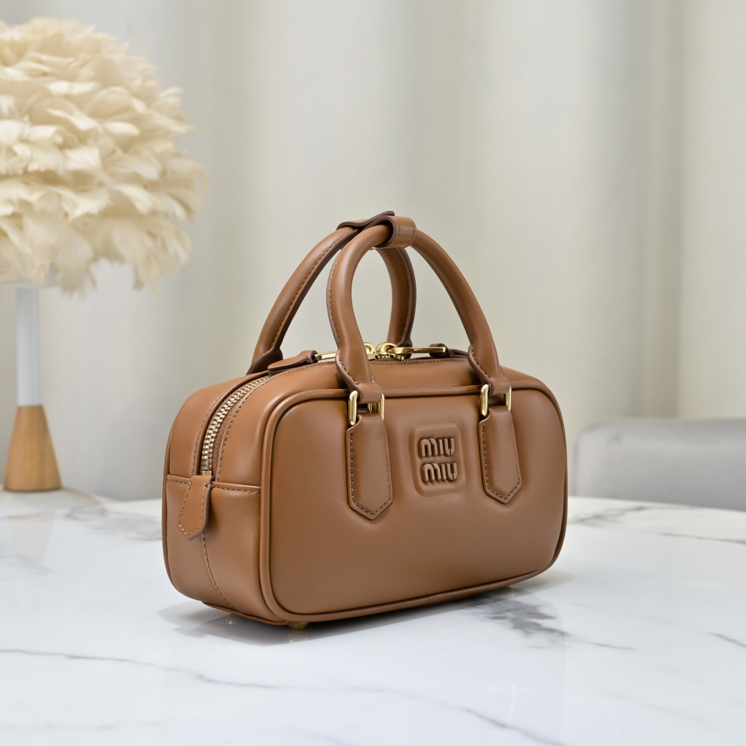 Miu Miu Style Leather Bag Lookbook Reference image 2