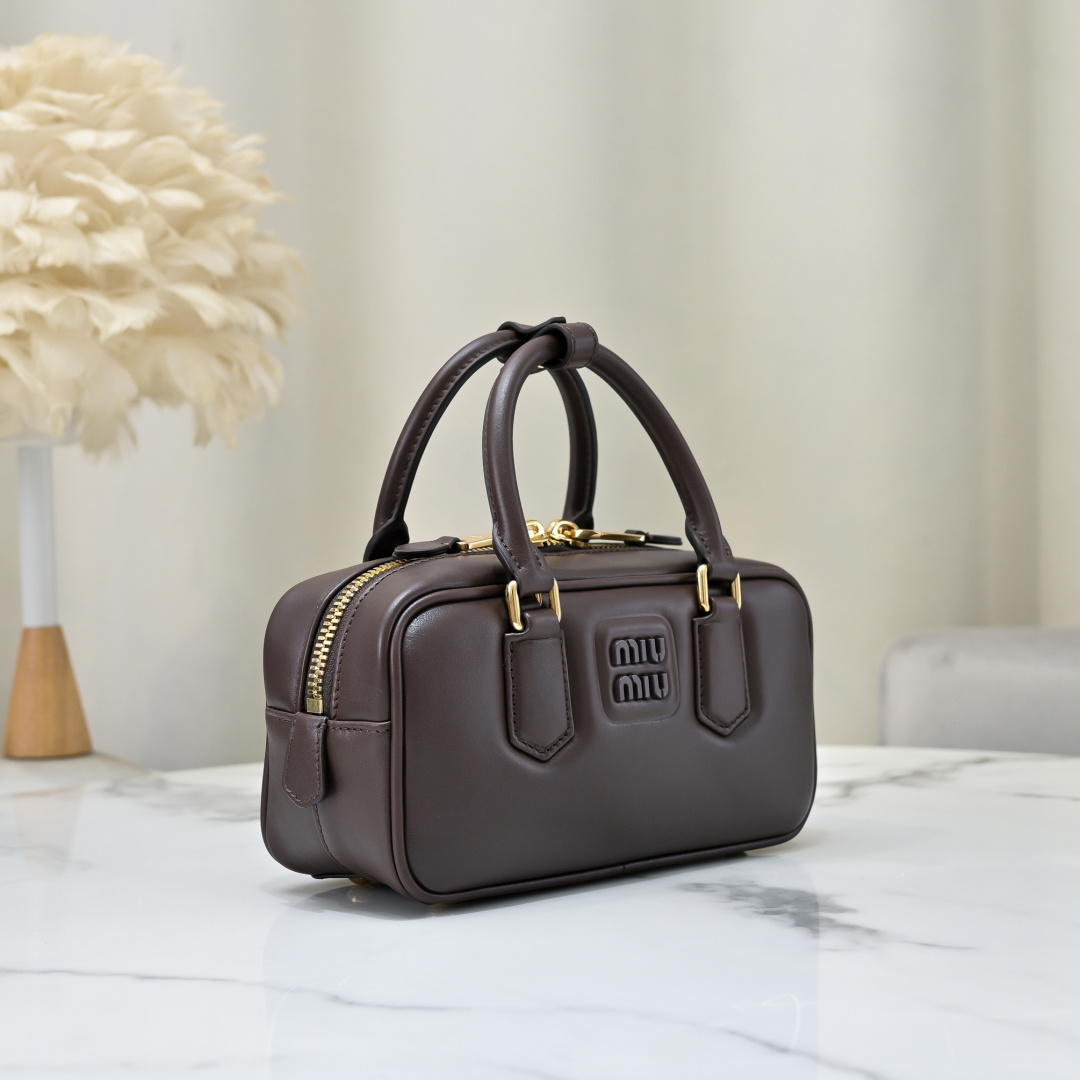 Miu Miu Style Leather Bag Lookbook Reference image 2