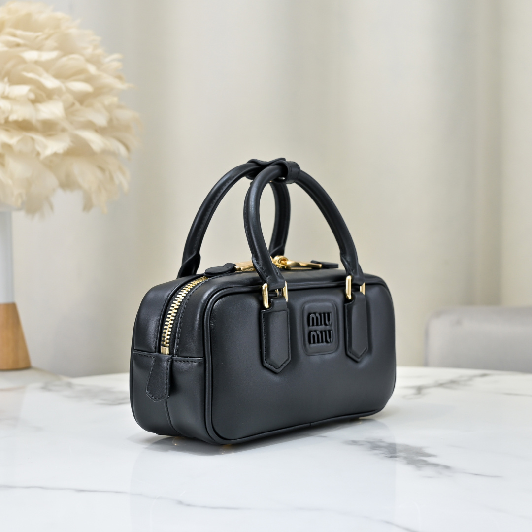 Miu Miu Style Black Leather Bag Lookbook Reference image 2