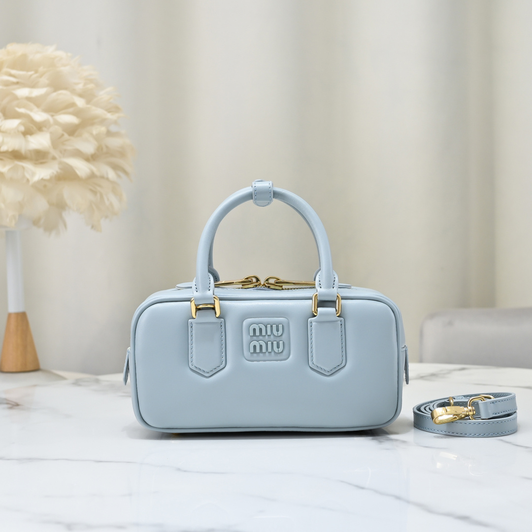 Miu Miu Style Blue Leather Bag Lookbook Reference image 1