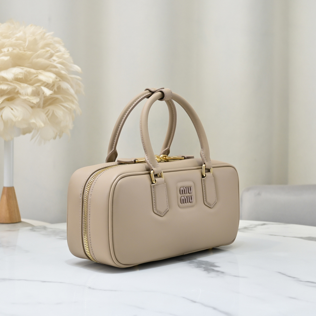 Miu Miu Style Leather Bag Lookbook Reference image 2