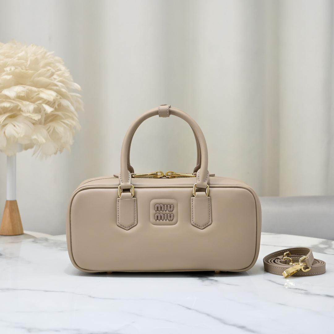 Miu Miu Style Leather Bag Lookbook Reference image 1