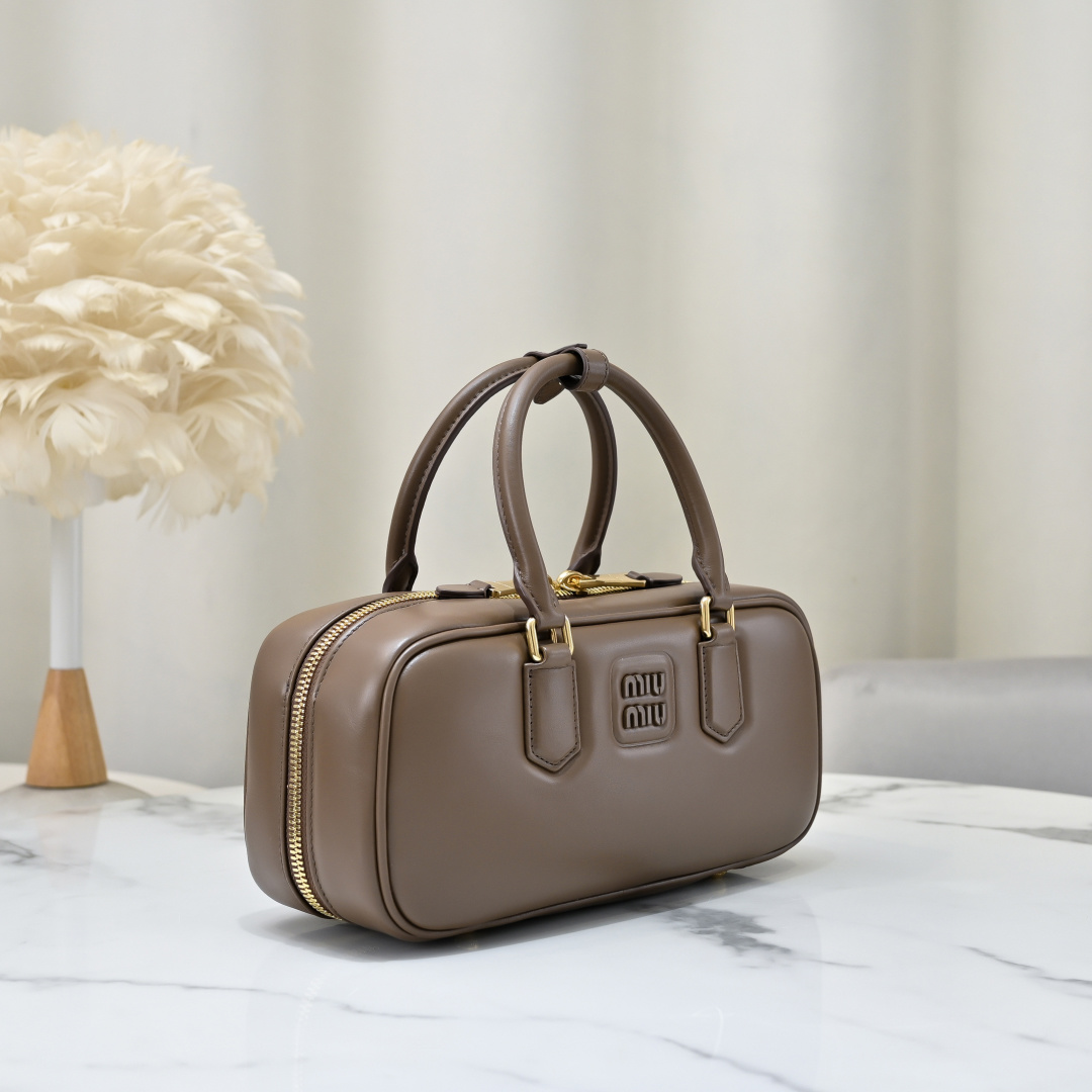 Miu Miu Style Leather Bag Lookbook Reference image 2