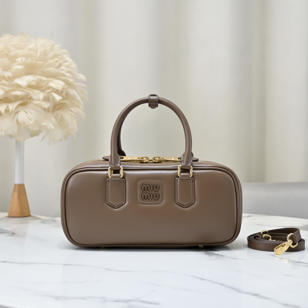 Miu Miu Style Leather Bag Lookbook Reference image 1
