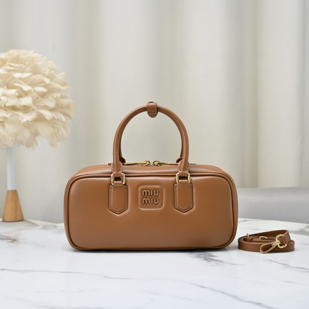 Miu Miu Style Leather Bag Lookbook Reference image 1
