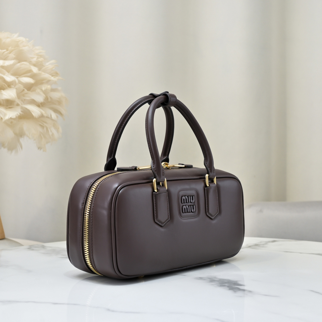 Miu Miu Style Leather Bag Lookbook Reference image 2