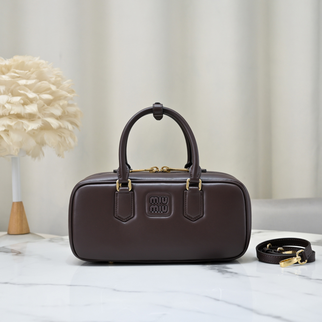 Miu Miu Style Leather Bag Lookbook Reference image 1