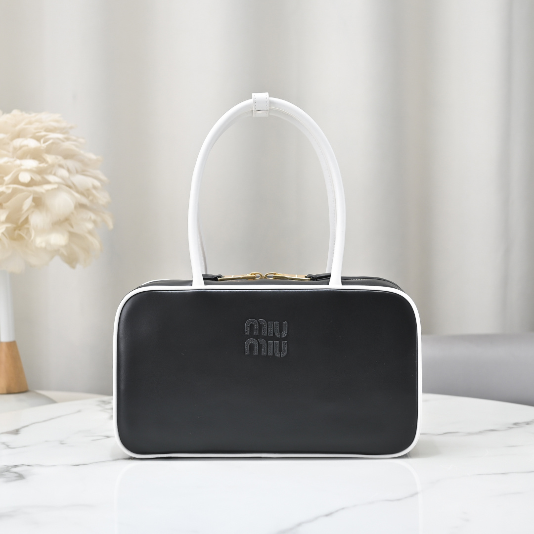 Miu Miu Style Leather Bag Lookbook Reference image 1