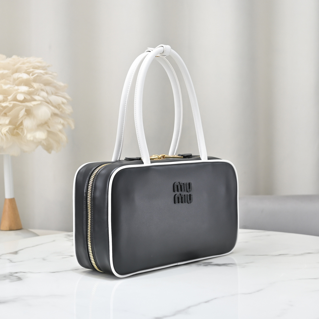 Miu Miu Style Leather Bag Lookbook Reference image 2