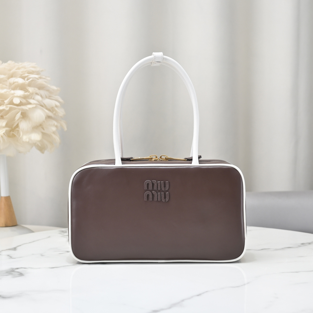 Miu Miu Style Leather Bag Lookbook Reference image 1