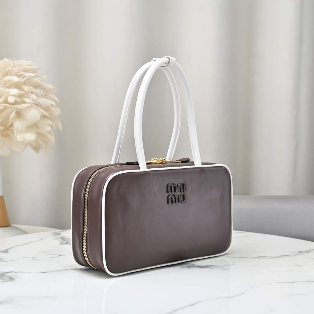 Miu Miu Style Leather Bag Lookbook Reference image 2