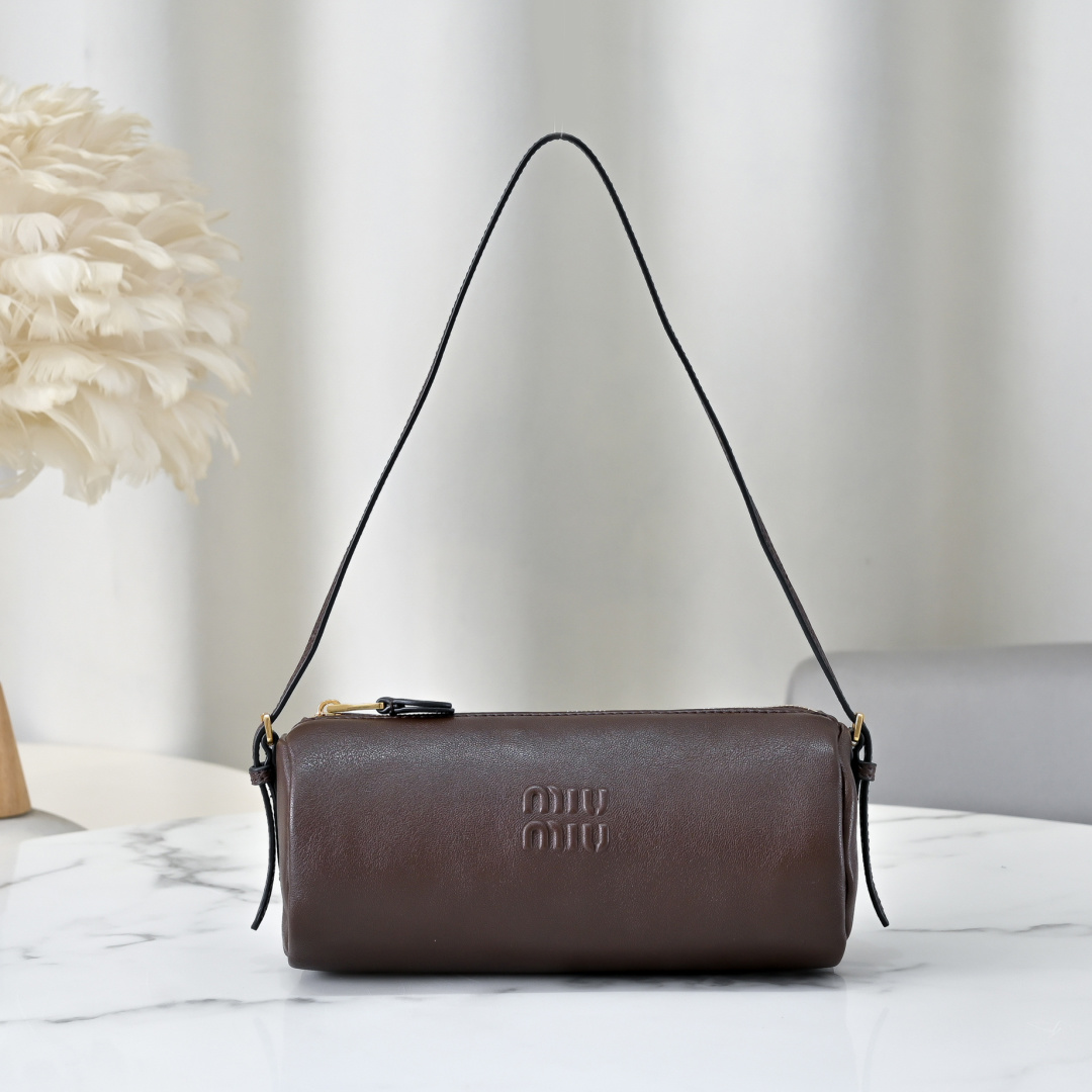 Miu Miu Style Leather Bag Lookbook Reference image 1