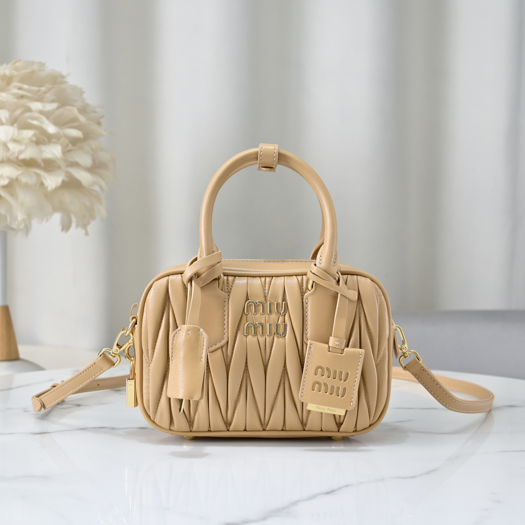 Miu Miu Style Leather Top Handle Bag Lookbook Reference image 1