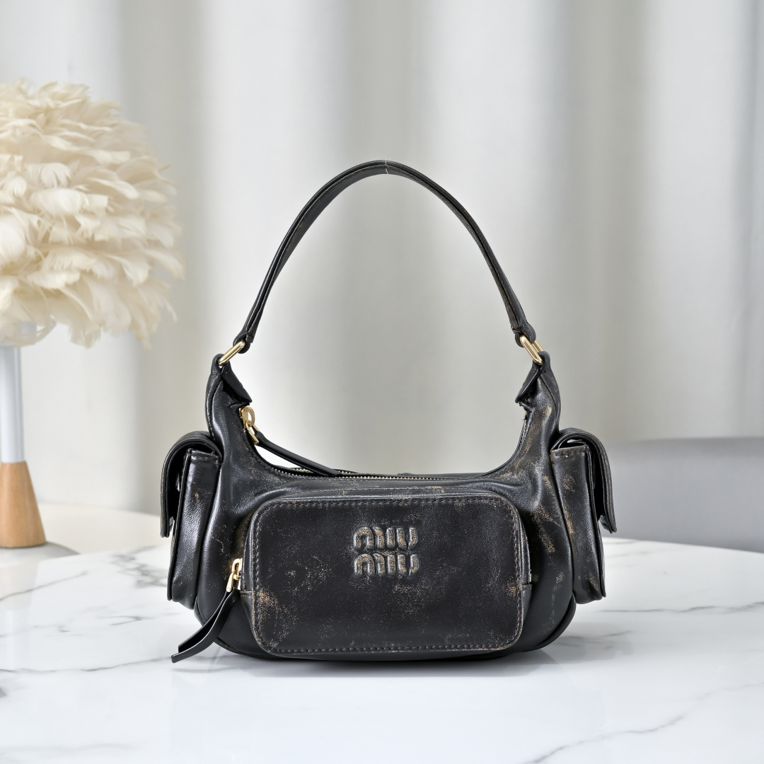 Miu Miu Style Leather Bag Lookbook Reference image 1