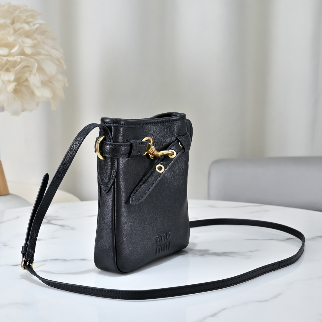 Miu Miu Style Leather Crossbody Bag Lookbook Reference image 2