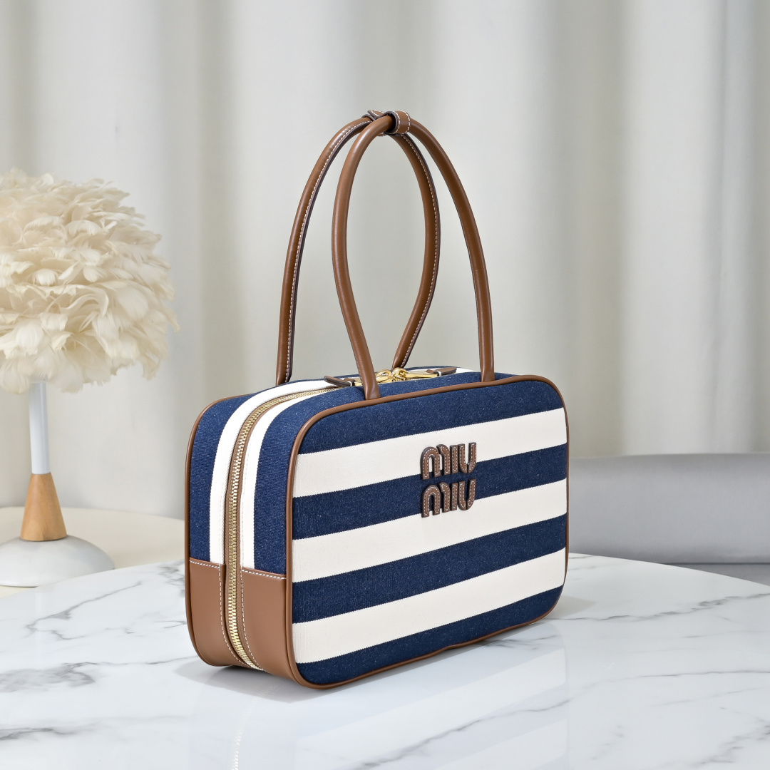 Miu Miu Style Blue Leather Shoulder Bag Lookbook Reference image 2