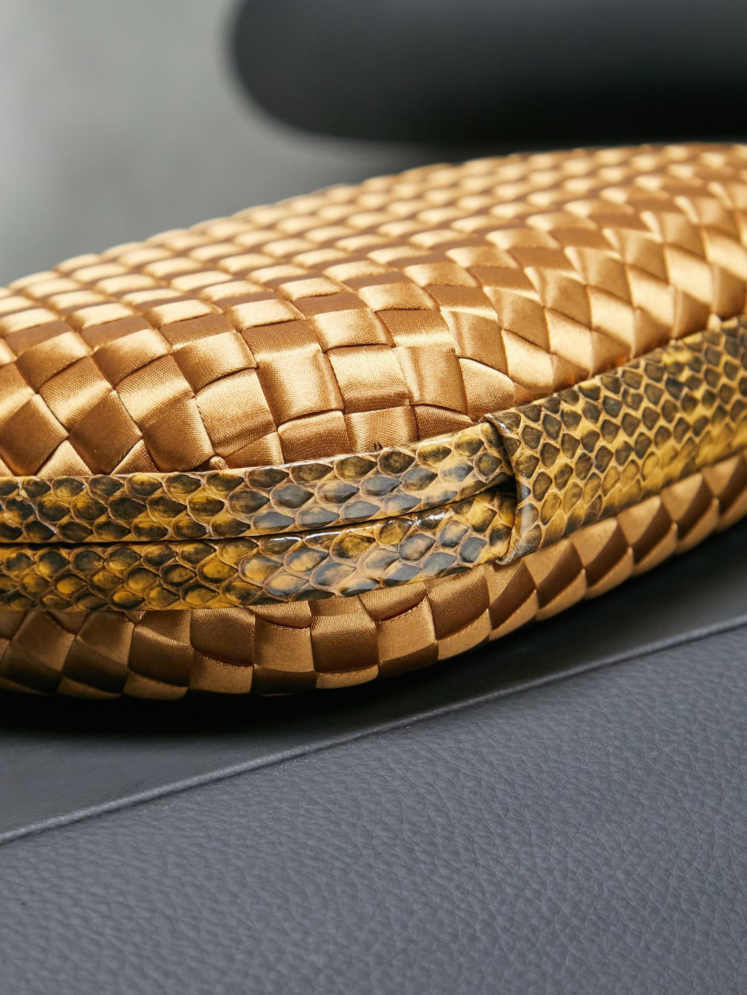 Bottega Veneta bag BV Knot knot ， ， Logo ， — photo 5