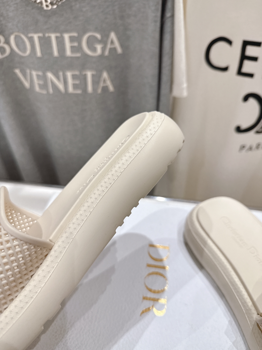 高版本出厂
 Dior *迪奥D家2025ss夏季度假立体开模CD字母厚底拖鞋
夏季必备单品，无论是海边