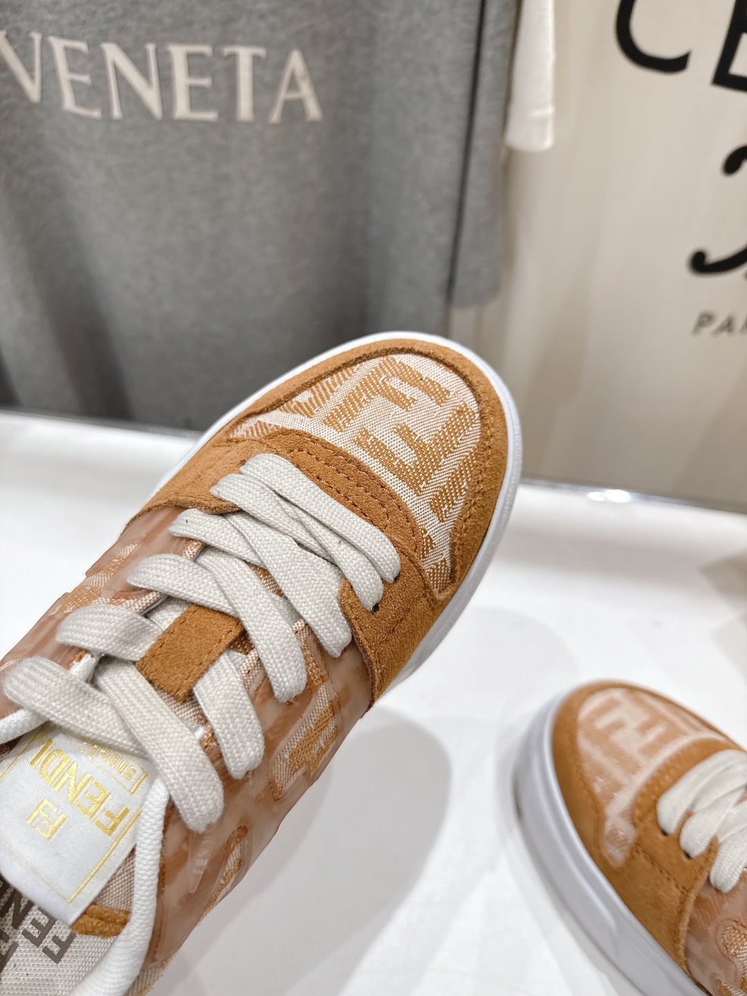 高版本出厂 
   Fendi/芬迪25ss新款帆布鞋板鞋休闲运动鞋 FD match 原版购入 一比一